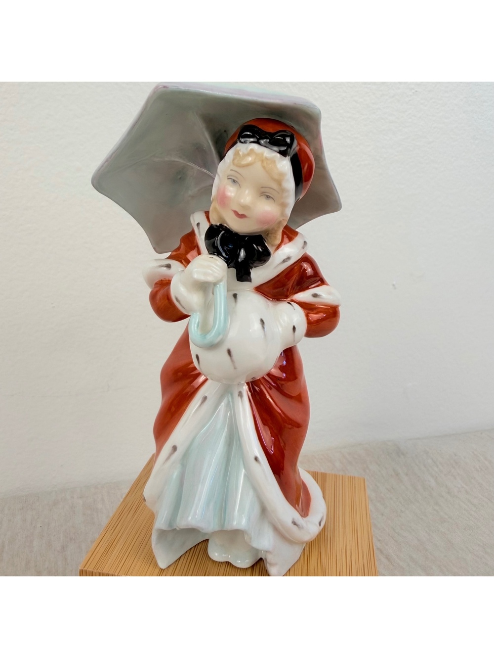 Royal Doulton Miss Muffet HN1936 Figurine Leslie Harradine Vintage England